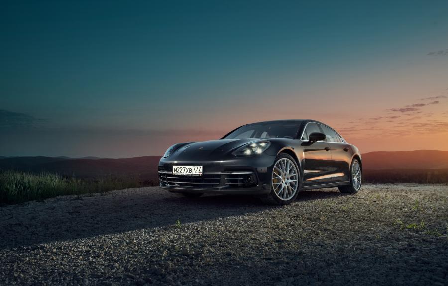  Porsche Panamera 4S 2016 года  (фото 47 из 65)